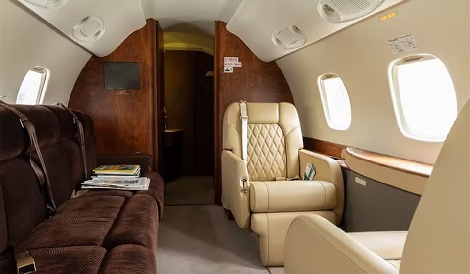 Private Jet Charter Legacy 600