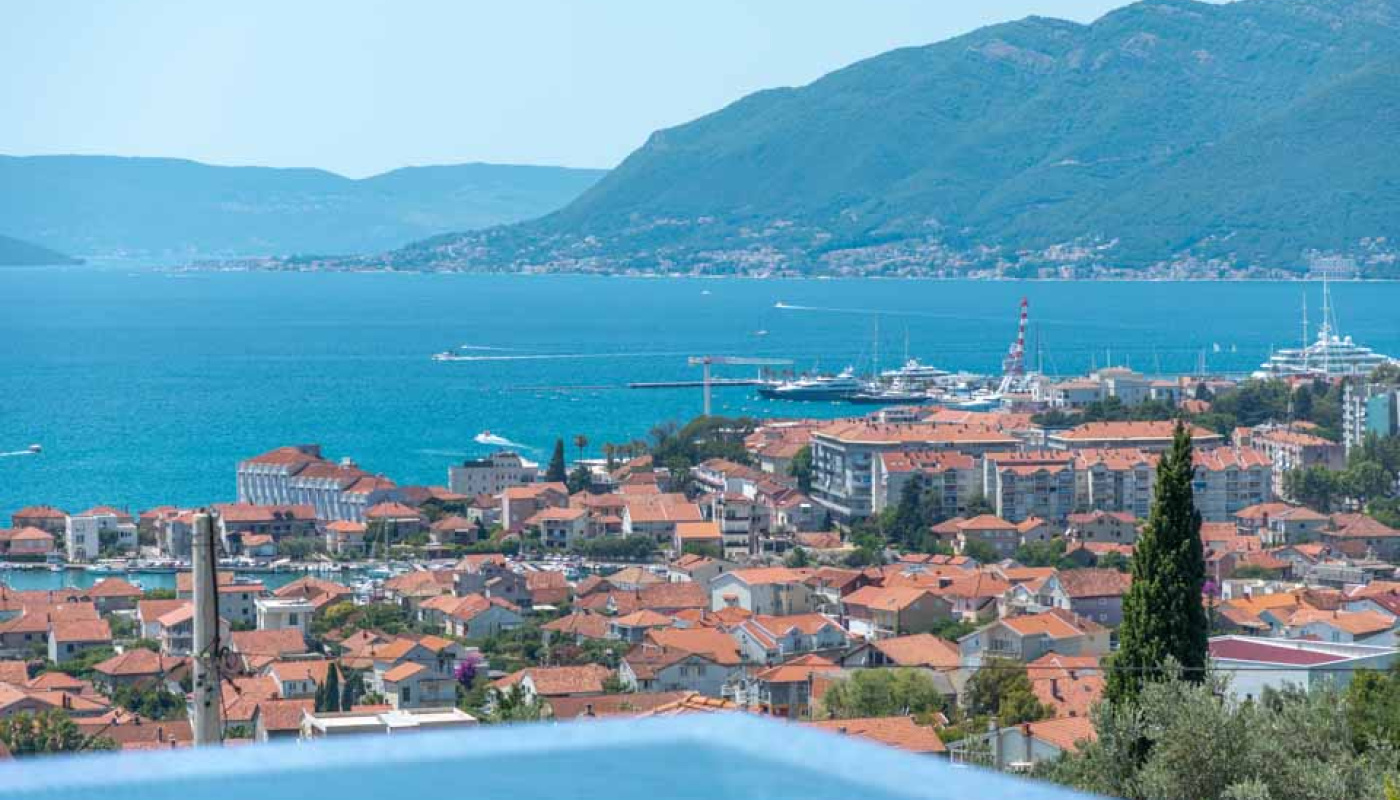 Tivat, Montenegro 85320, 5 Bedrooms Bedrooms, ,6 BathroomsBathrooms,Villa,For Rent,1572