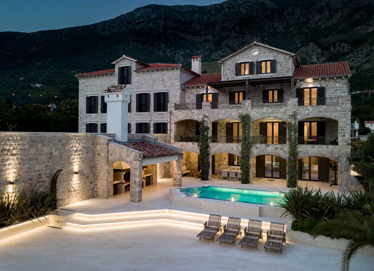 Kotor, Montenegro 85330, 7 Bedrooms Bedrooms, ,7 BathroomsBathrooms,Villa,For Sale,1754
